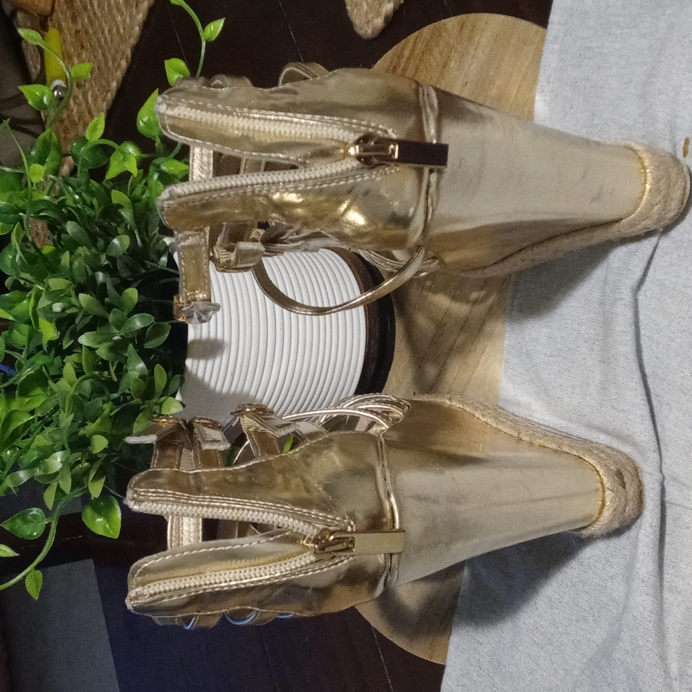 Gold platforms - Picture 3 of 4